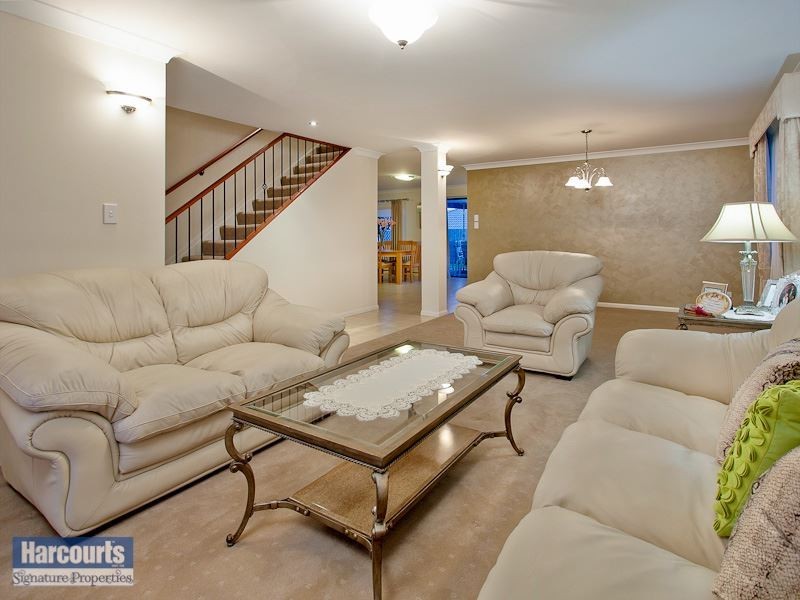 52 Lloyd Bird Crescent, Springfield Lakes QLD 4300