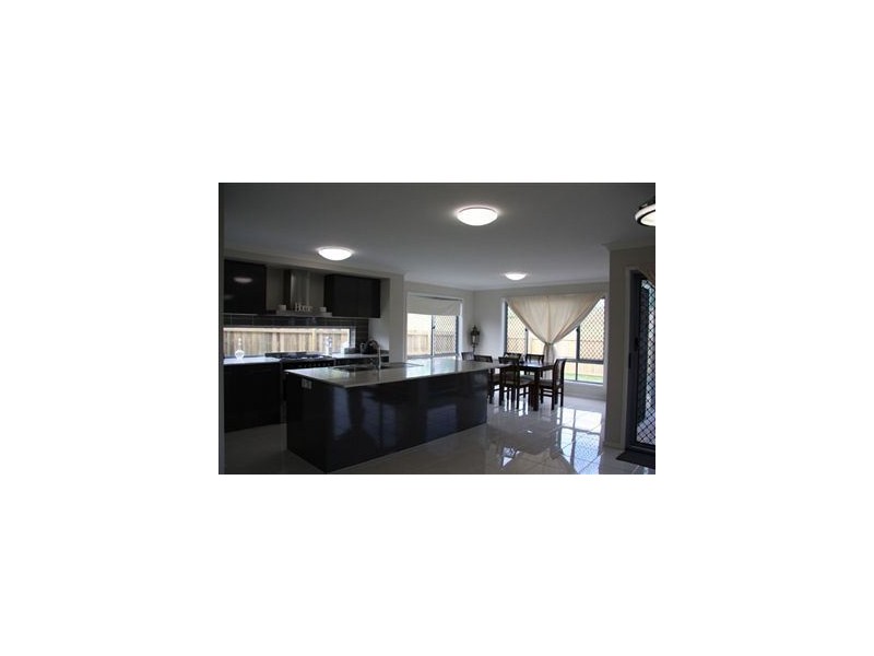 82 Tindle St, Redbank Plains QLD 4301