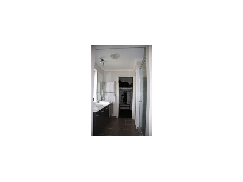 82 Tindle St, Redbank Plains QLD 4301