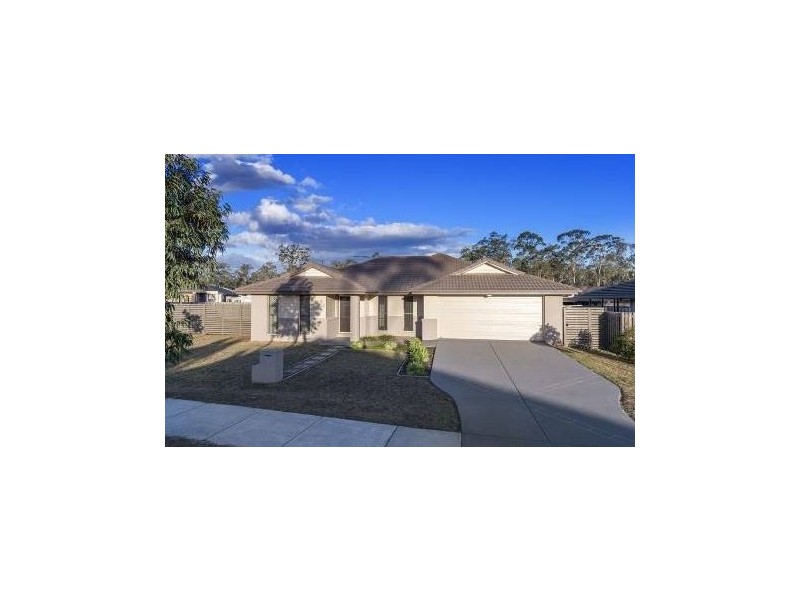 39 Quinn Close, Augustine Heights QLD 4300