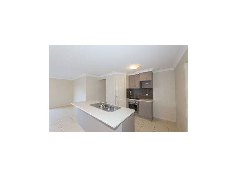 39 Quinn Close, Augustine Heights QLD 4300