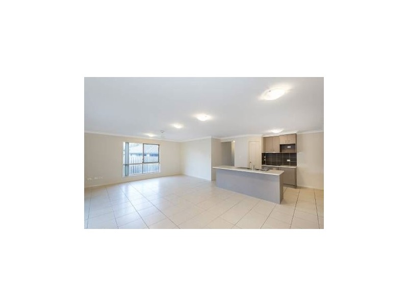 39 Quinn Close, Augustine Heights QLD 4300