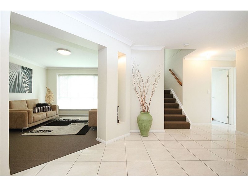 3 Samford Place, Forest Lake QLD 4078