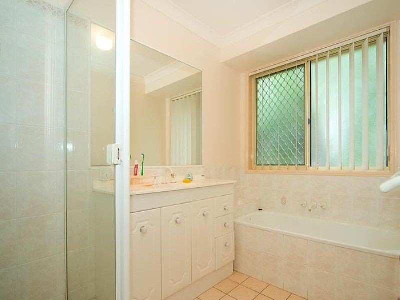 54 Ravenswood Lane, Springfield QLD 4300