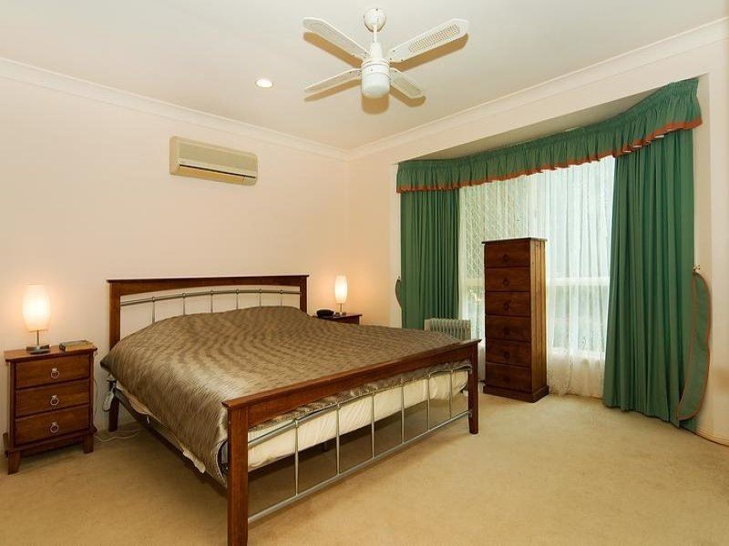54 Ravenswood Lane, Springfield QLD 4300