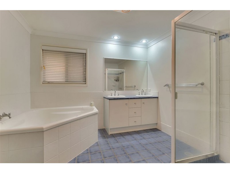 52 Bellbird Drive, Greenbank QLD 4124