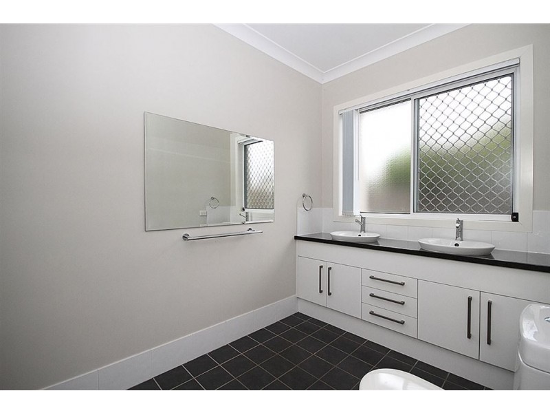 54 Canarvon Avenue, Springfield Lakes QLD 4300