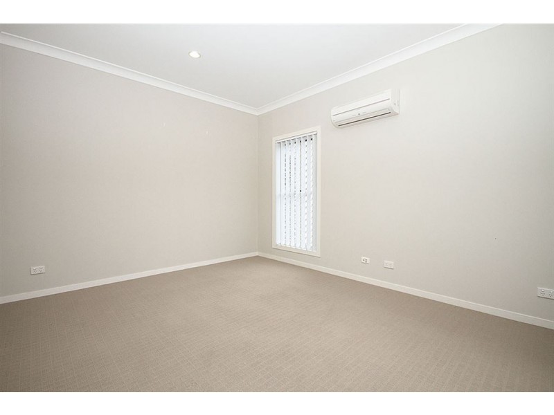 54 Canarvon Avenue, Springfield Lakes QLD 4300