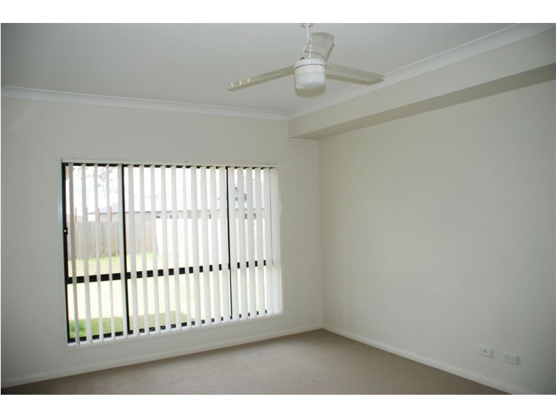 4 Ambrose Dr, Augustine Heights QLD 4300