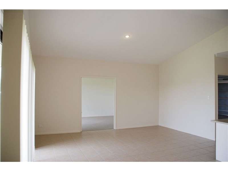 4 Ambrose Dr, Augustine Heights QLD 4300