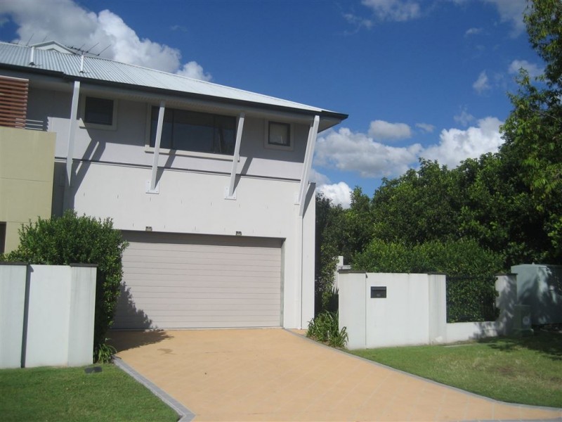 80 Greenway Circuit, Mount Ommaney QLD 4074