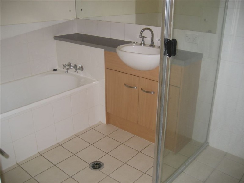 80 Greenway Circuit, Mount Ommaney QLD 4074