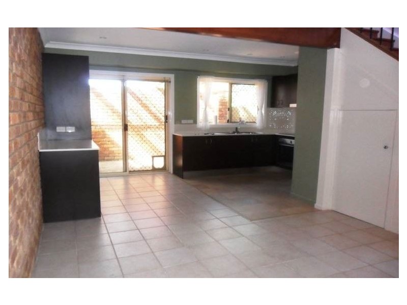 12/13 Bridge St, Redbank QLD 4301