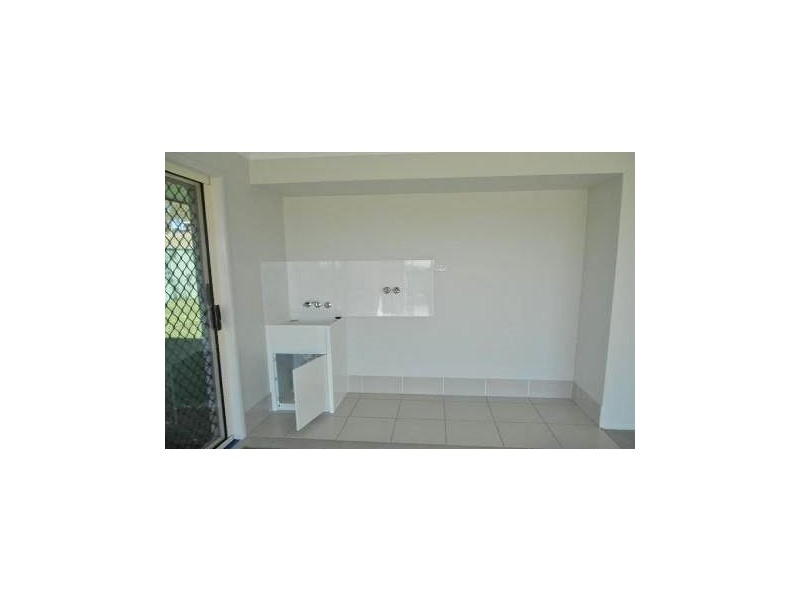 83 Willow Rd, Redbank Plains QLD 4301