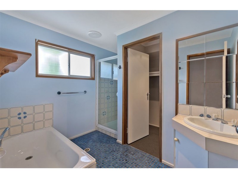 5 Tamatea Drive, Bellbird Park QLD 4300