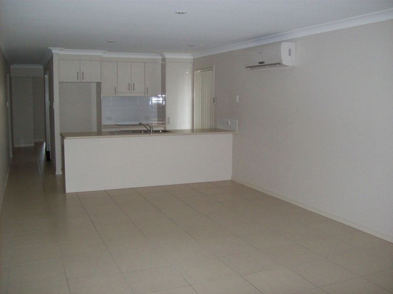 16 Grampian St, Springfield Lakes QLD 4300