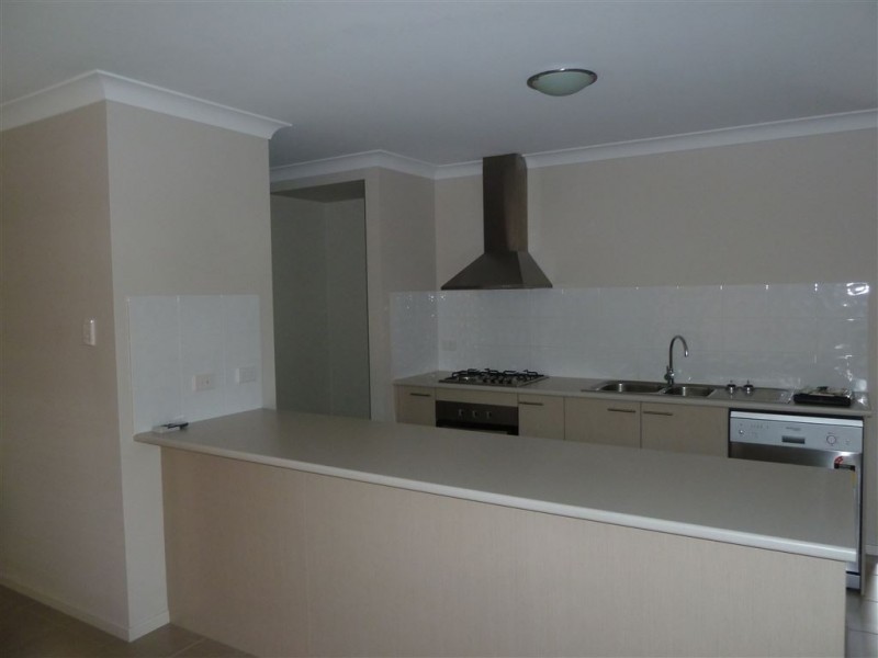 63 Valentine Cir, Augustine Heights QLD 4300