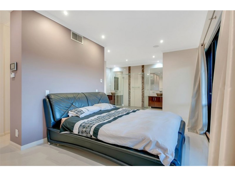 10 Seanna Place, Brookwater QLD 4300