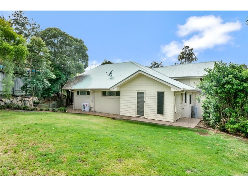 27 Oakview Cct, Brookwater QLD 4300