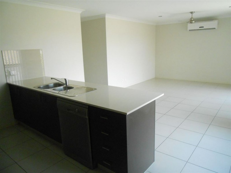 19 Pimento Place, Springfield Lakes QLD 4300