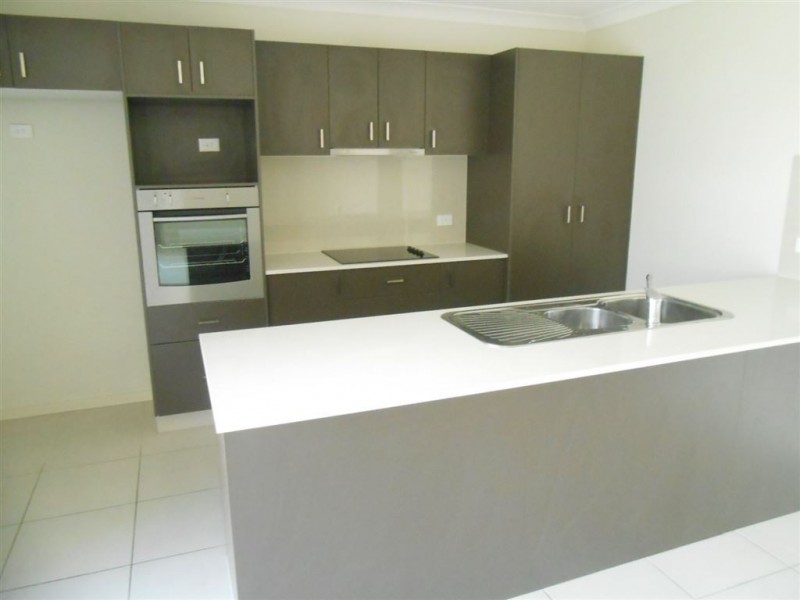 19 Pimento Place, Springfield Lakes QLD 4300