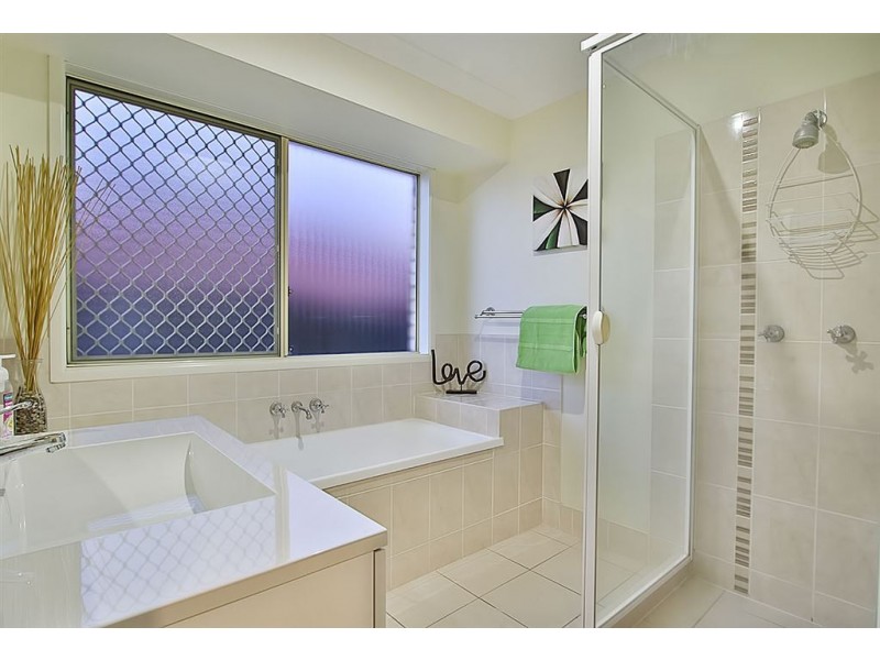 11 Foreman Court, Collingwood Park QLD 4301