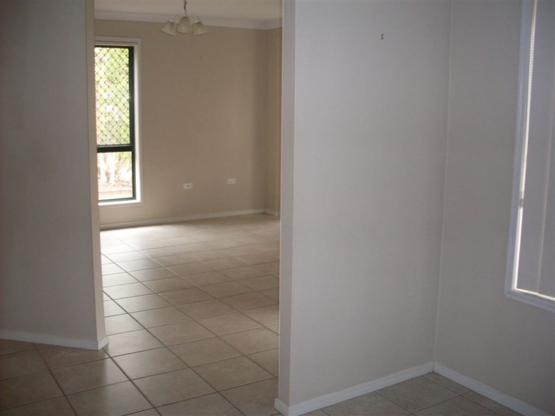 4 Midcrest Lane, Springfield QLD 4300