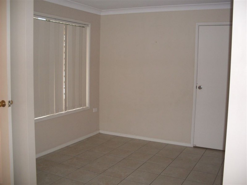 4 Midcrest Lane, Springfield QLD 4300