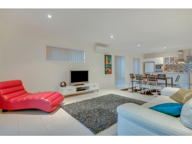 18 Barrington Street, Springfield Lakes QLD 4300