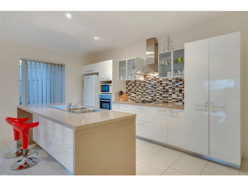 18 Barrington Street, Springfield Lakes QLD 4300