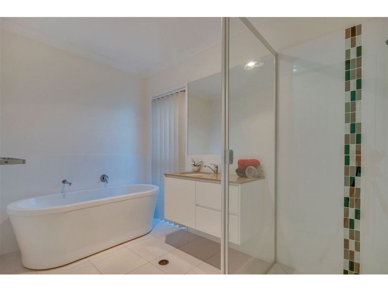18 Barrington Street, Springfield Lakes QLD 4300