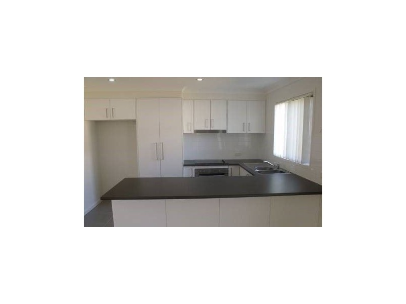 10/11 Montree Circuit, Kallangur QLD 4503