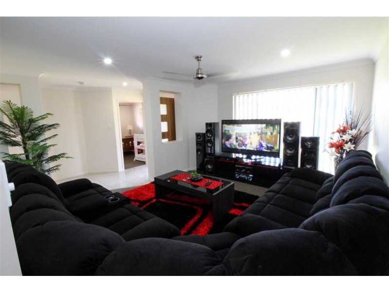 7 Luke Place, Redbank QLD 4301
