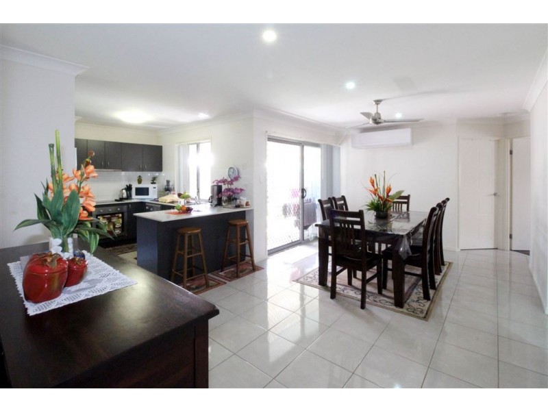 7 Luke Place, Redbank QLD 4301