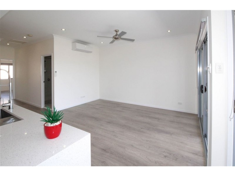 1/2 Neroli Drive, Springfield Lakes QLD 4300