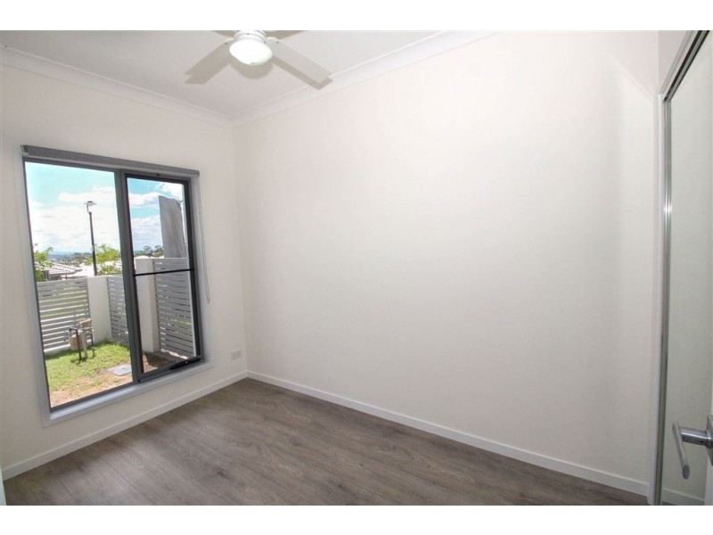 1/2 Neroli Drive, Springfield Lakes QLD 4300