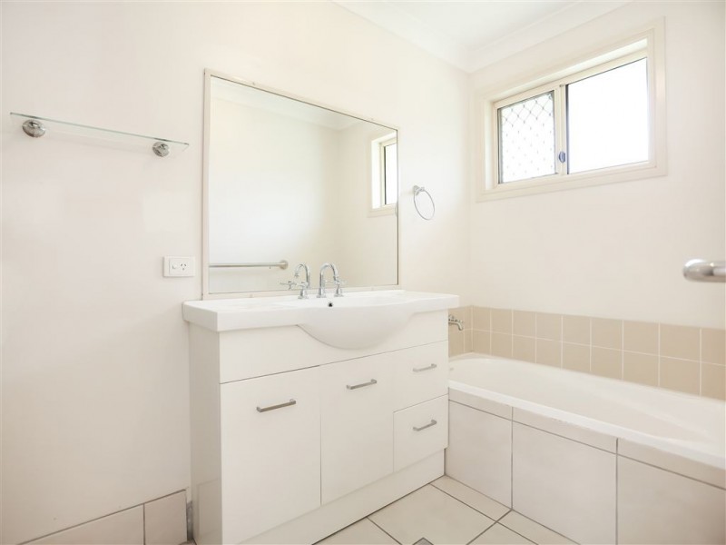 12/1 Spalding Crescent, Goodna QLD 4300