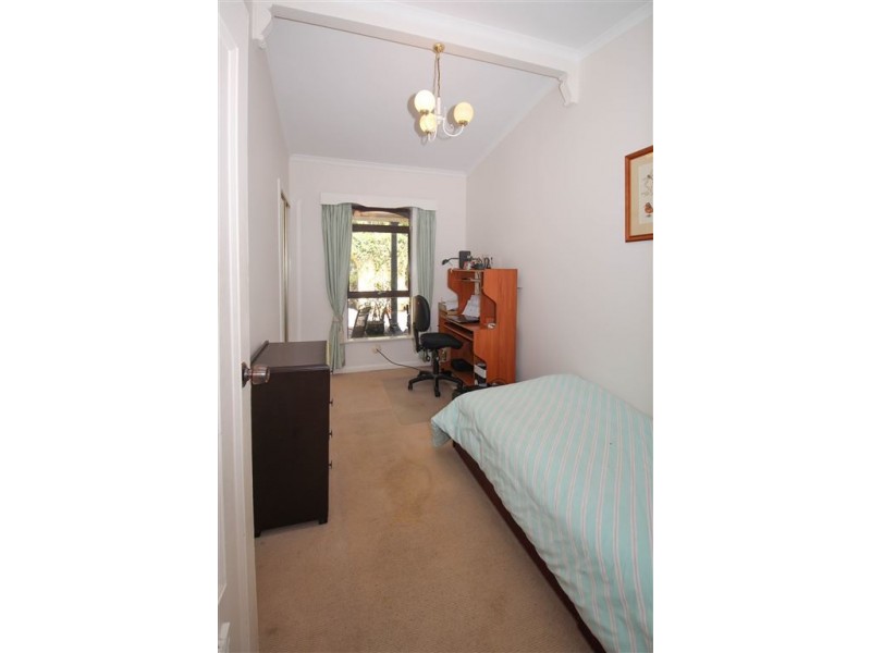 16 Dale Road, Camira QLD 4300
