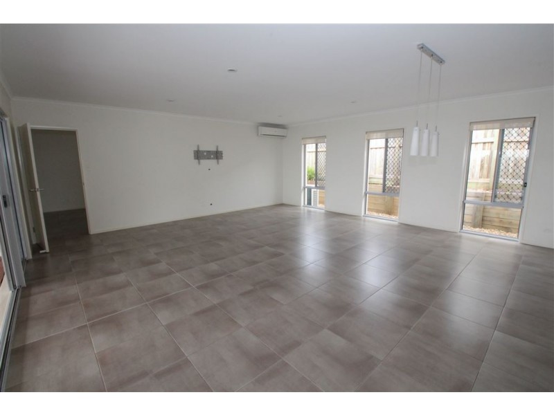 37 Trinity Crescent, Augustine Heights QLD 4300