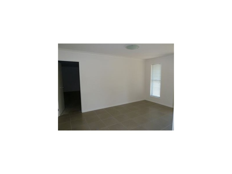 12 Dillon Avenue, Augustine Heights QLD 4300