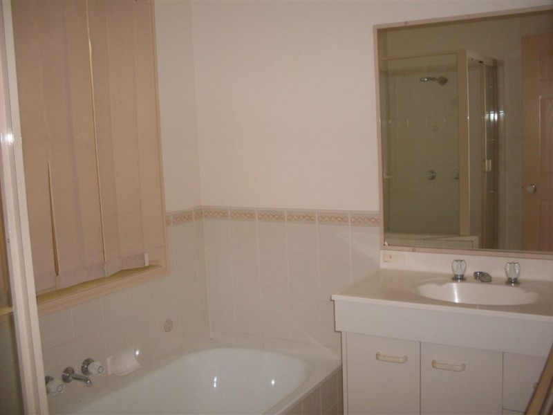 10 Midcrest Lane, Springfield QLD 4300