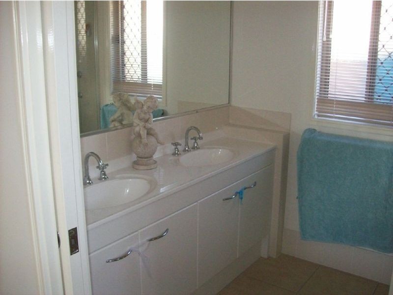 81 Admiral Cr, Springfield Lakes QLD 4300