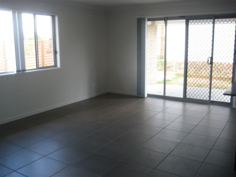 1/2 Mawson Street, Redbank Plains QLD 4301