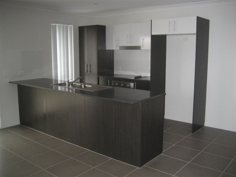 1/2 Mawson Street, Redbank Plains QLD 4301