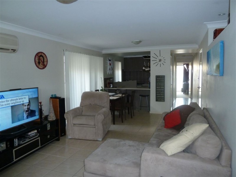 17 Esperance Cres, Springfield Lakes QLD 4300
