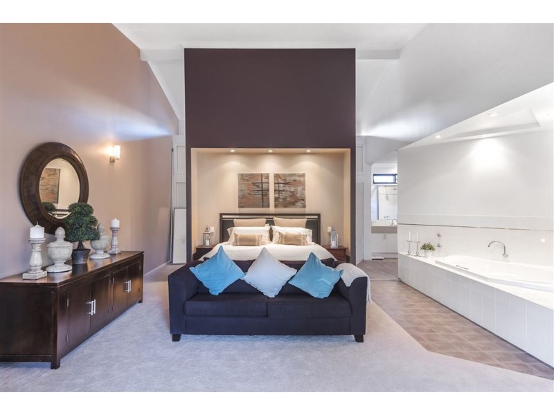 22 Lomandra Place, Chapel Hill QLD 4069