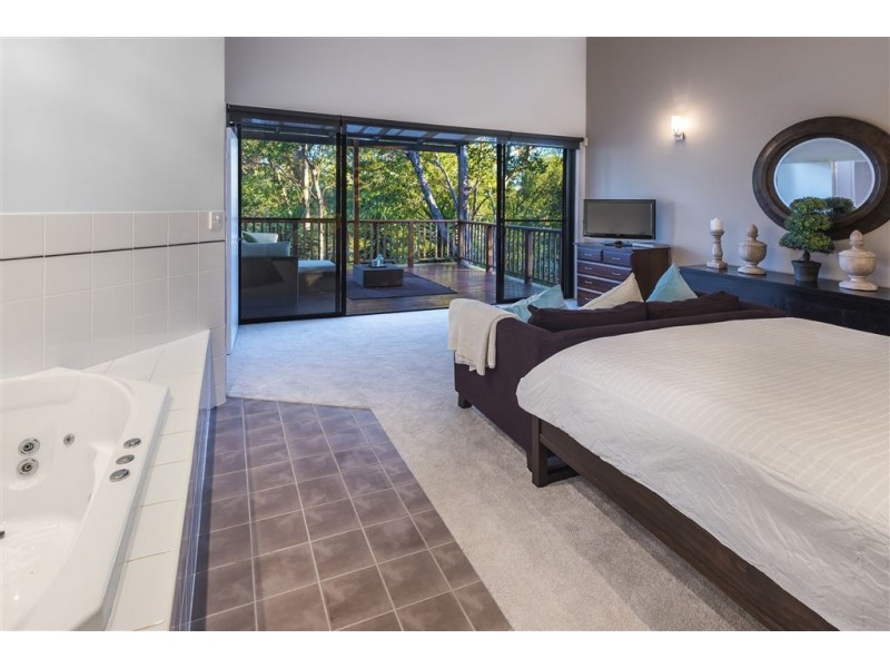 22 Lomandra Place, Chapel Hill QLD 4069