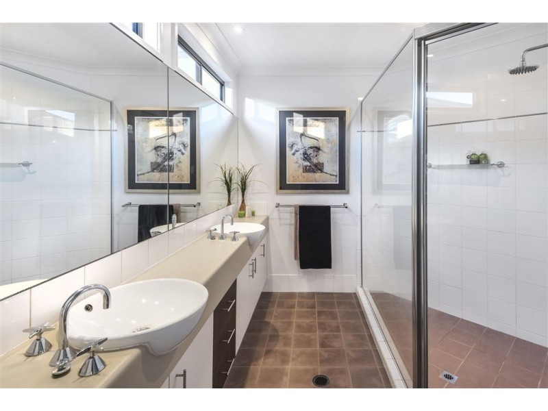 22 Lomandra Place, Chapel Hill QLD 4069