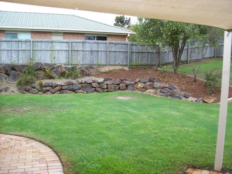 6 Scenic Dr, Springfield QLD 4300