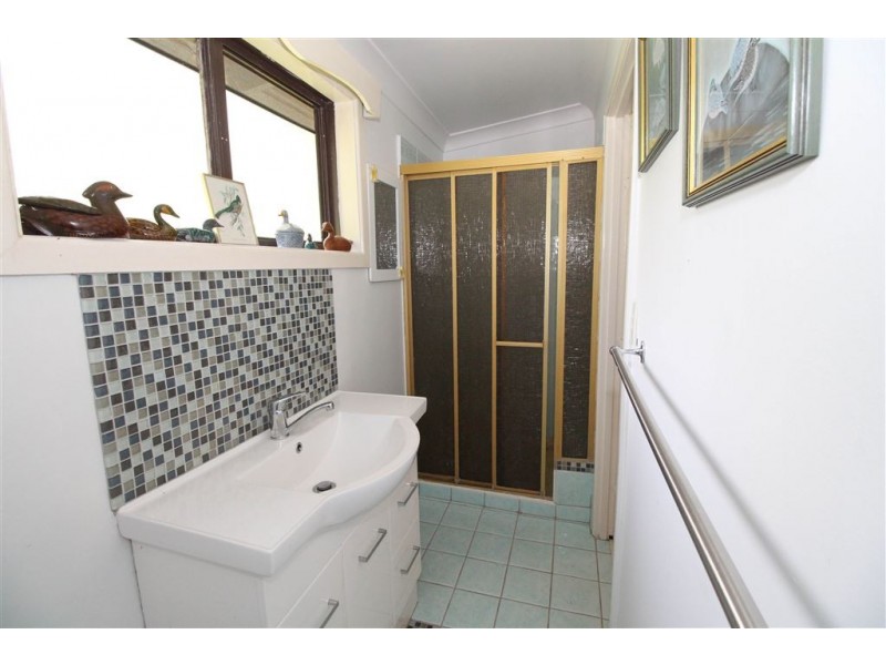 16 Dale Road, Camira QLD 4300